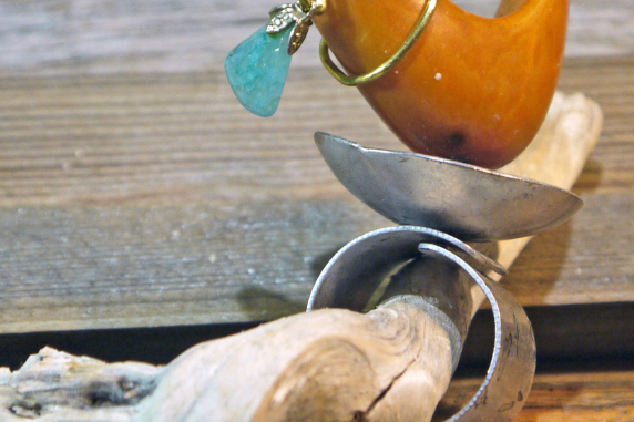 adjustable Adjustable base metal ring with orange tagua nut