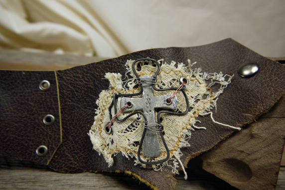 adjustable leather bracelet