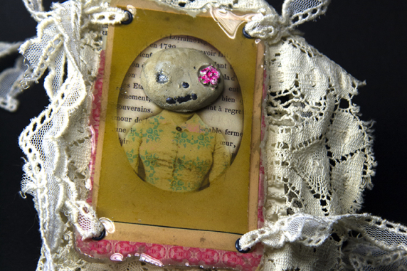 Day of the Dead skull lace bracelet Day of the Dead skully with pink flower eye