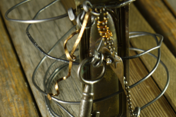 steel wire Industrial key hole steel wire bracelet