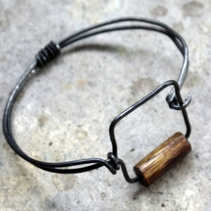 Steel wire wooden bead square bangle