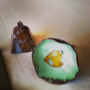 Enamel egg ring and bell 